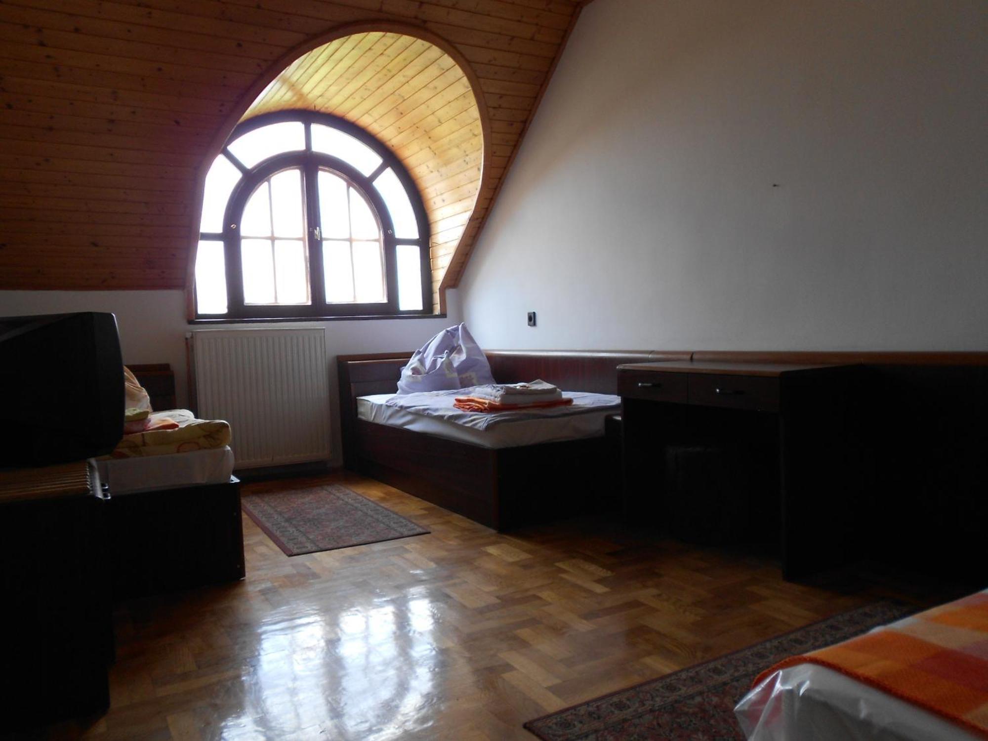 Peregrino Panzio Bed & Breakfast บูดาโอร์ช ห้อง รูปภาพ