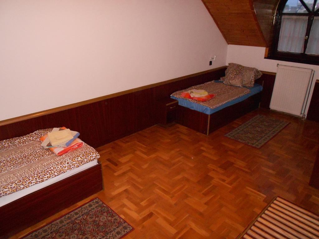 Peregrino Panzio Bed & Breakfast บูดาโอร์ช ห้อง รูปภาพ