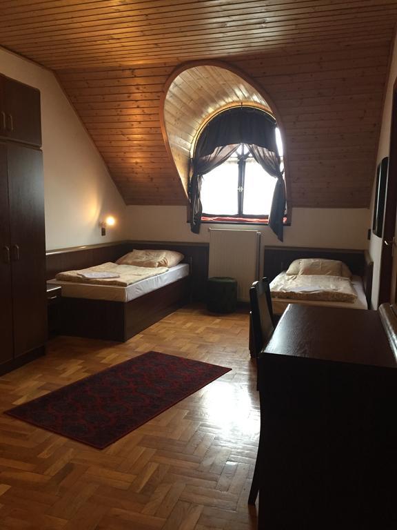 Peregrino Panzio Bed & Breakfast บูดาโอร์ช ภายนอก รูปภาพ