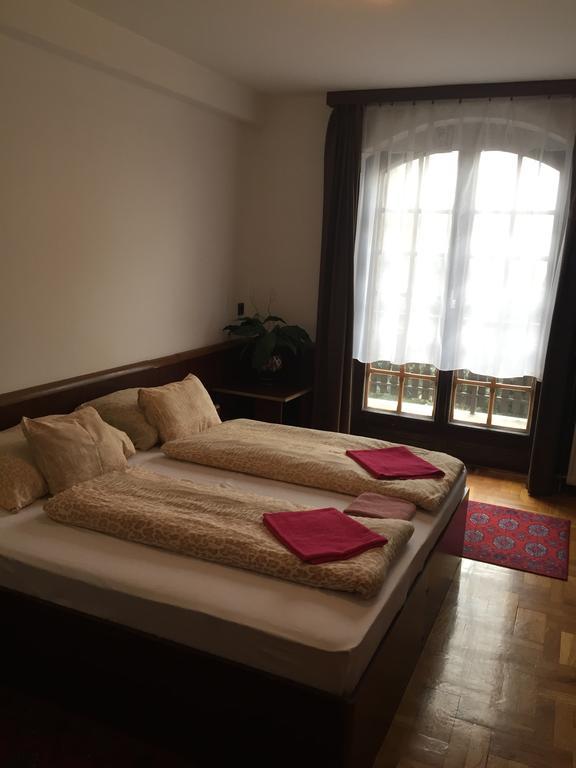 Peregrino Panzio Bed & Breakfast บูดาโอร์ช ภายนอก รูปภาพ